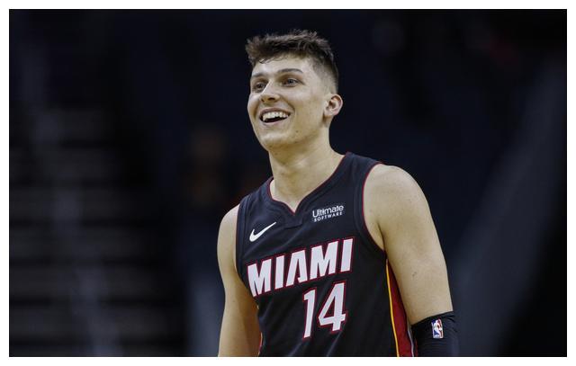 莱奥一剑封喉，AC米兰1-0复仇拉齐奥，登顶意甲积分榜坐山观虎斗