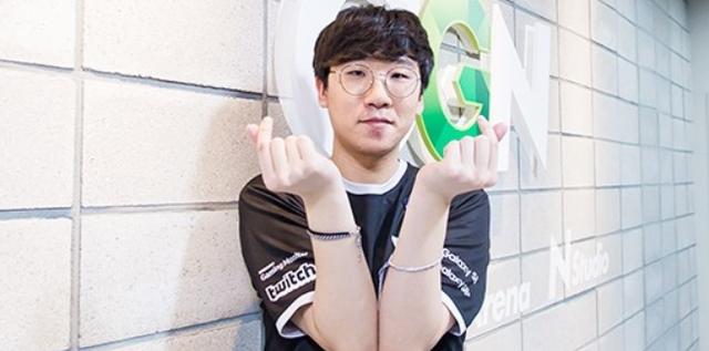 德拉富恩特：乌奈-西蒙明天能上，我们会派上最好的阵容