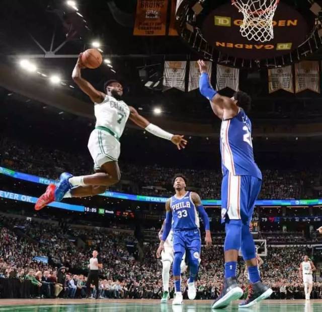 时他们因某 时他们因某