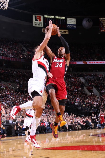 希勒作为纽 希勒作为纽